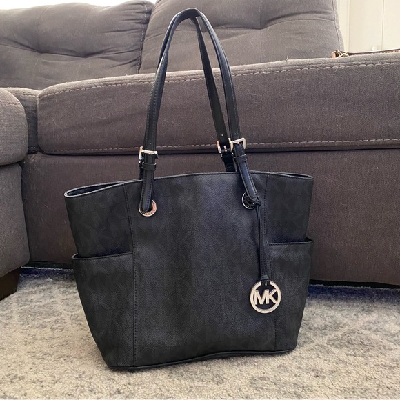 Michael Kors Handbags - Michael Kors Purse